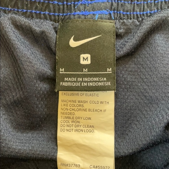 Mens Nike Swim Trunks- size Medium - Picture 4 of 9